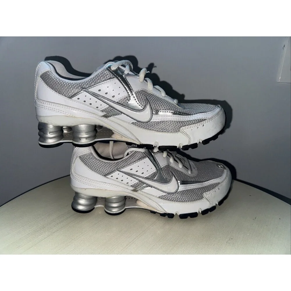 Nike Shox M2 Womens 6.5 Athletic Shoes Running Training Silver/white